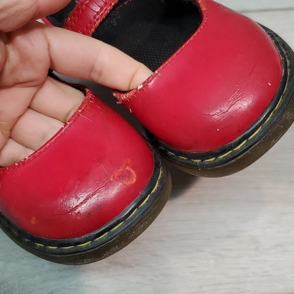 Dr.Martens Kids Girls Leather Red Tully Clogs shoes sz 9Toddler